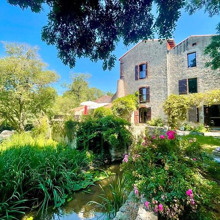 Le Moulin Du Guy, Proche Du Puy Dufou Bed & Breakfast Chanverrie Ngoại thất bức ảnh