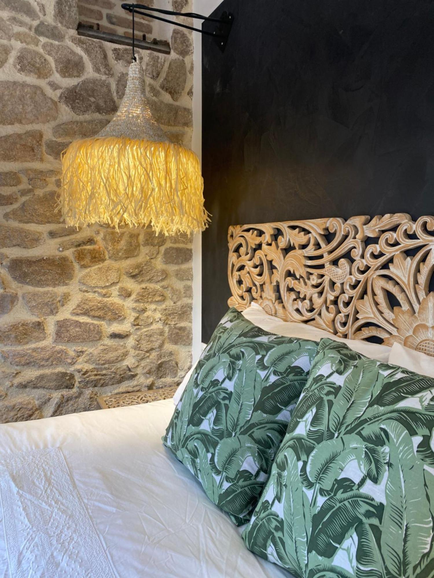 Le Moulin Du Guy, Proche Du Puy Dufou Bed & Breakfast Chanverrie Ngoại thất bức ảnh