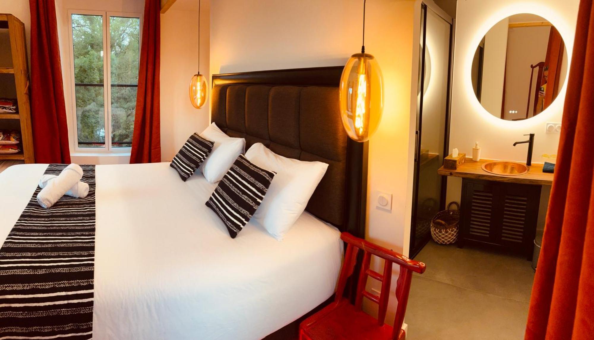Le Moulin Du Guy, Proche Du Puy Dufou Bed & Breakfast Chanverrie Ngoại thất bức ảnh