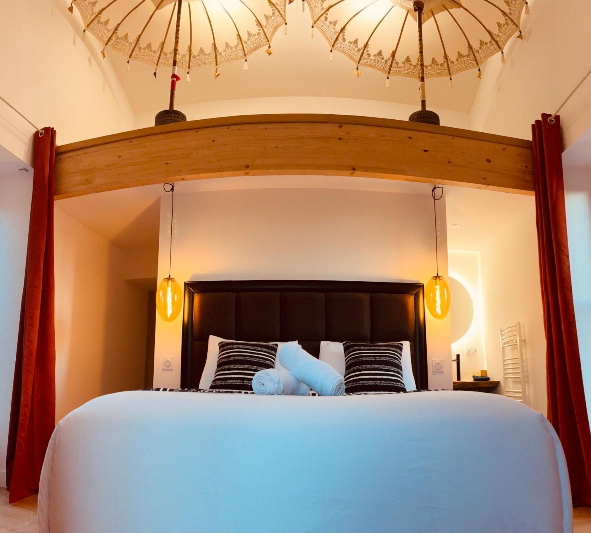 Le Moulin Du Guy, Proche Du Puy Dufou Bed & Breakfast Chanverrie Ngoại thất bức ảnh