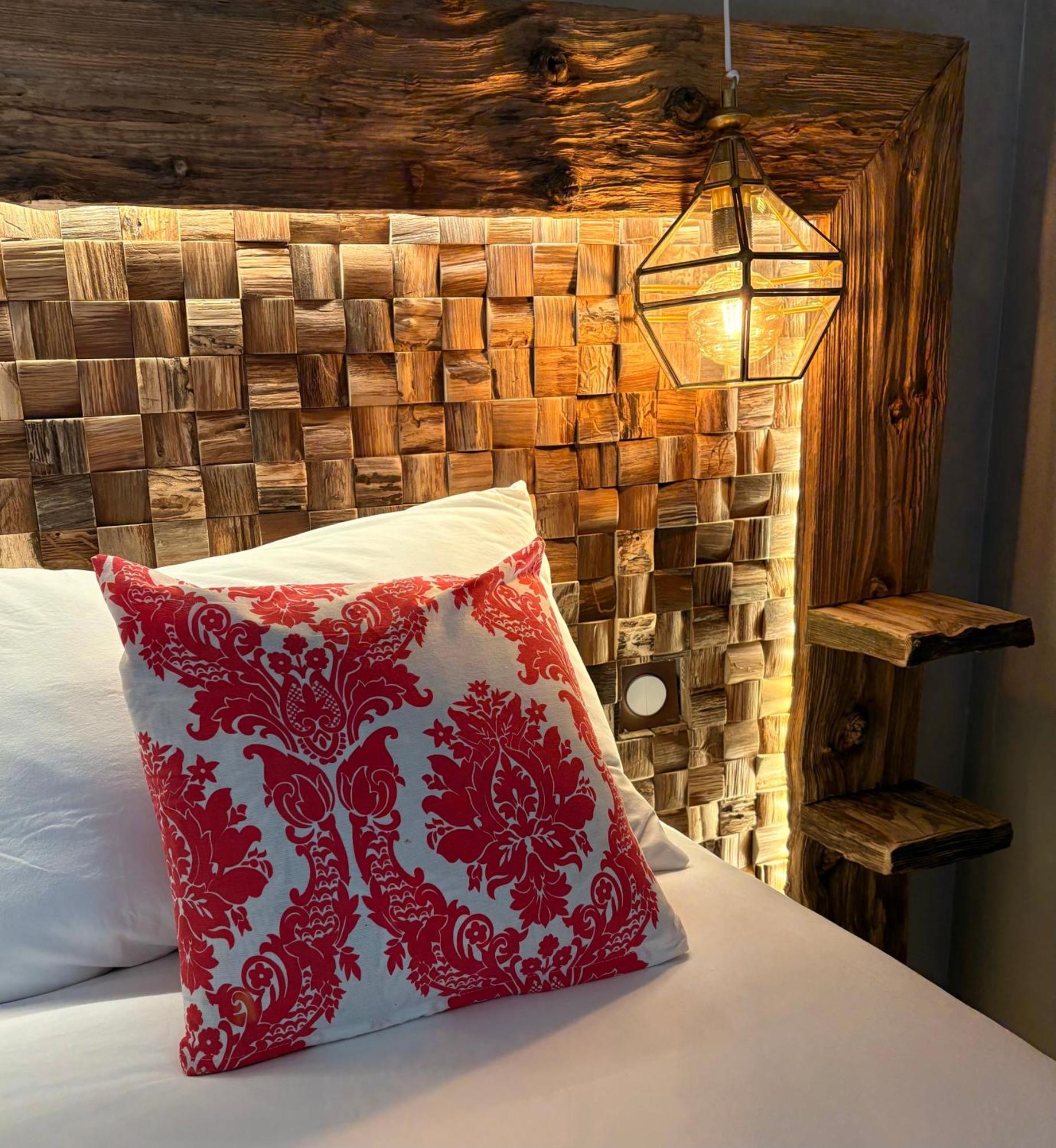 Le Moulin Du Guy, Proche Du Puy Dufou Bed & Breakfast Chanverrie Ngoại thất bức ảnh
