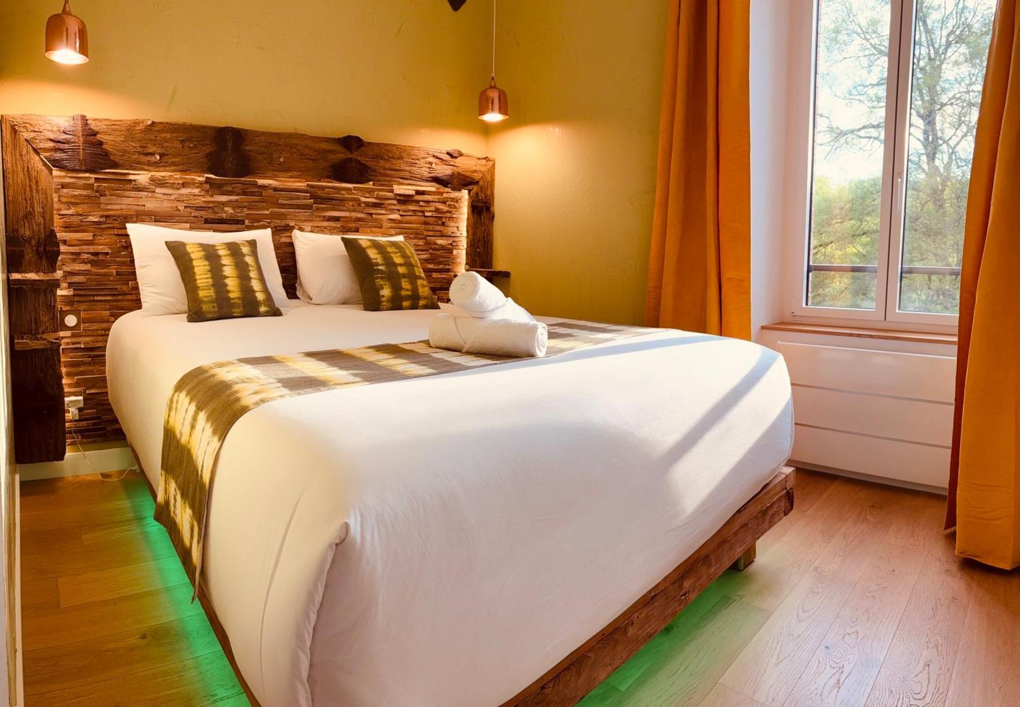 Le Moulin Du Guy, Proche Du Puy Dufou Bed & Breakfast Chanverrie Ngoại thất bức ảnh