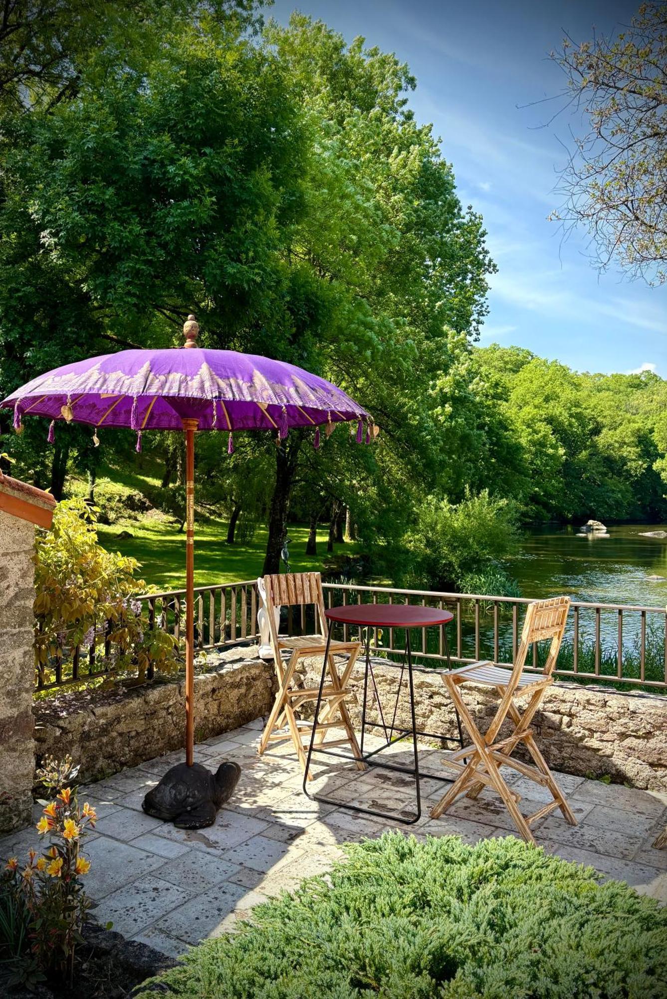 Le Moulin Du Guy, Proche Du Puy Dufou Bed & Breakfast Chanverrie Ngoại thất bức ảnh