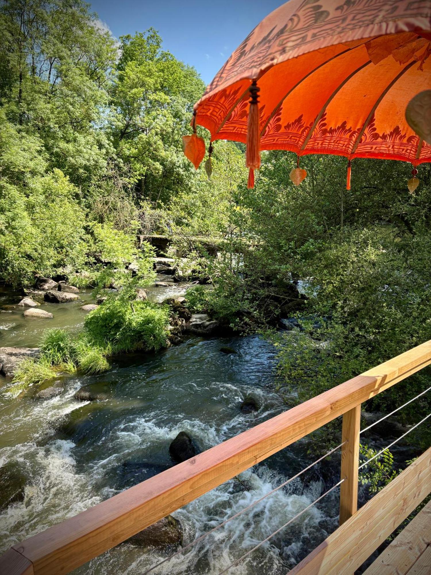 Le Moulin Du Guy, Proche Du Puy Dufou Bed & Breakfast Chanverrie Ngoại thất bức ảnh